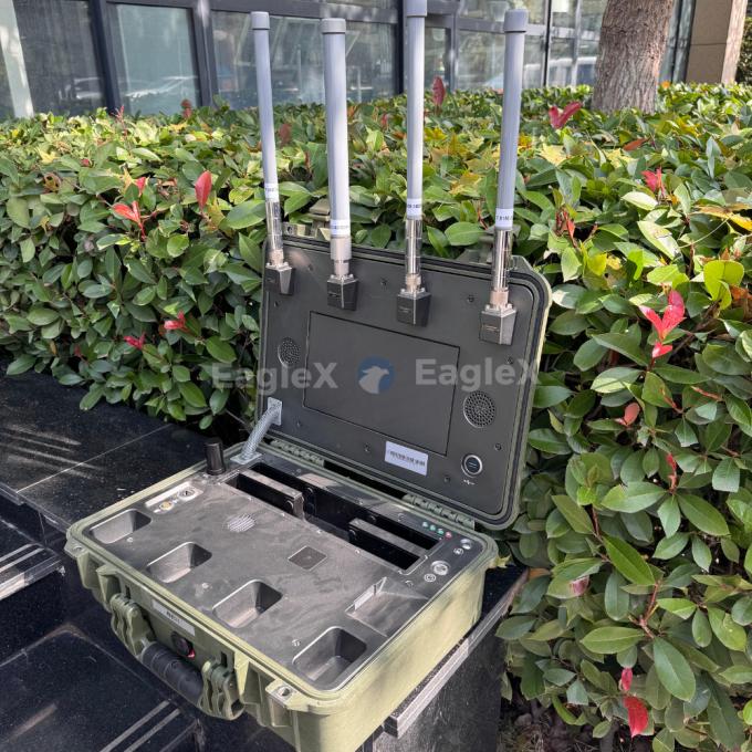 8 কিলোমিটার এফপিভি ড্রোন সনাক্তকরণ ব্যাপ্তি কনসার্ট, পুলিশ, সেনাবাহিনী, গাড়ির জন্য পোর্টেবল হ্যান্ডহেল্ড ইউএভি ড্রোন সনাক্তকারী 1